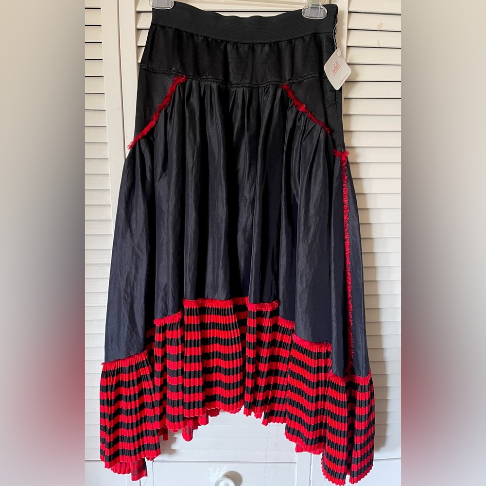 Silky Blk/red ruffle skirt by Addaccessories